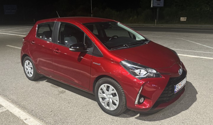 Toyota Yaris Hybrid/benzin