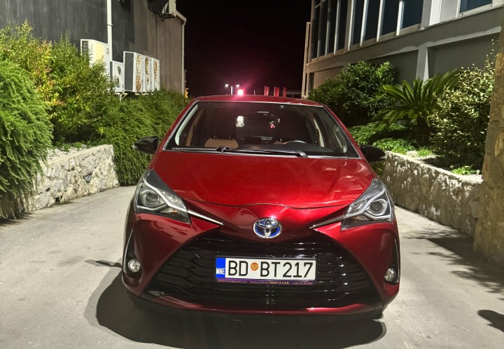 Toyota Yaris Hybrid/benzin