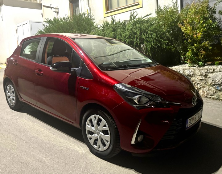 Toyota Yaris Hybrid/benzin