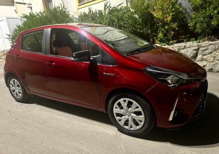 Toyota Yaris Hybrid/benzin