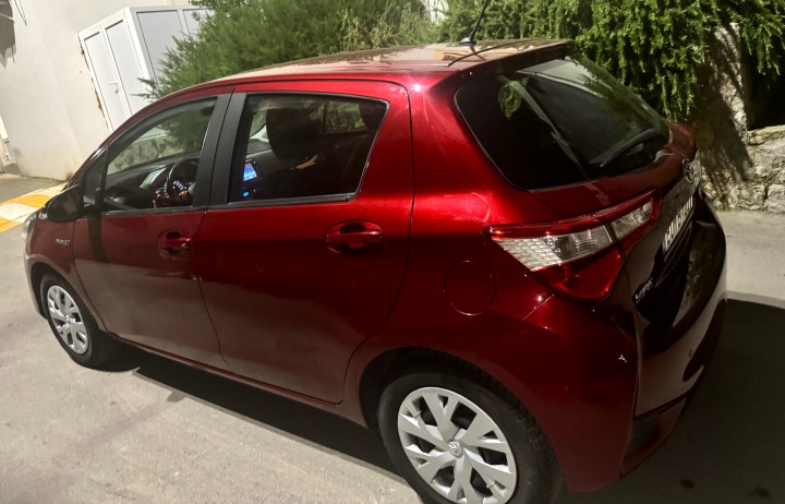 Toyota Yaris Hybrid/benzin