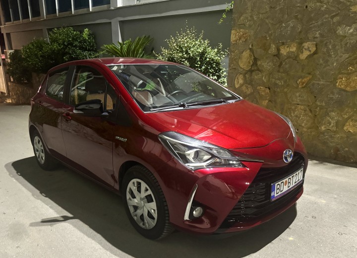 Toyota Yaris Hybrid/benzin