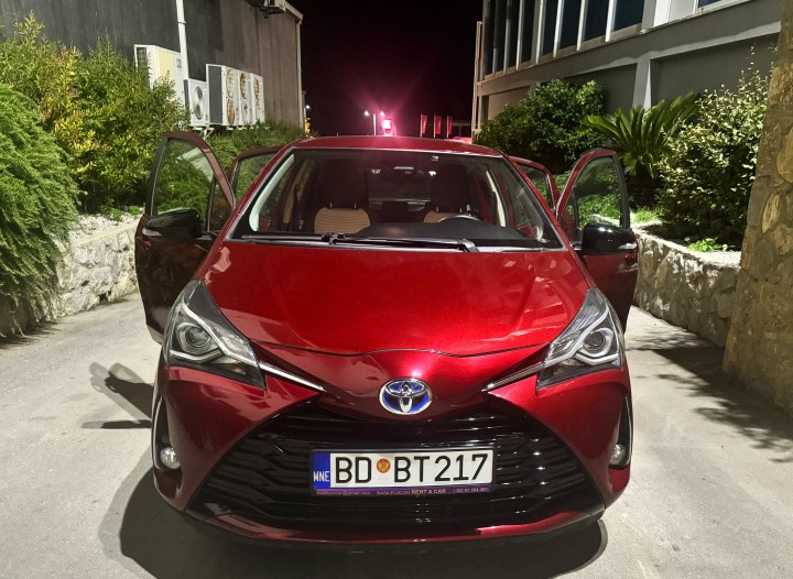 Toyota Yaris Hybrid/benzin