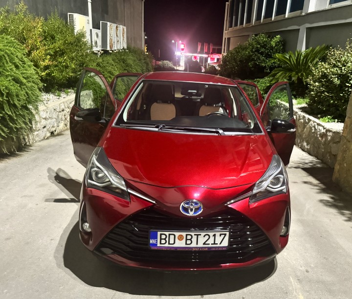 Toyota Yaris Hybrid/benzin