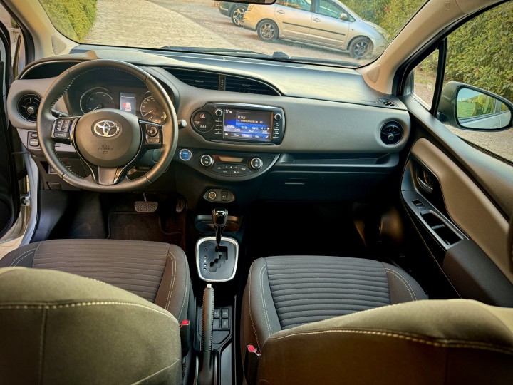 Toyota Yaris Hybrid/benzin